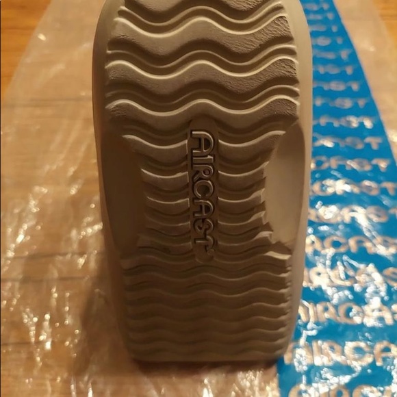 Aircast Walking Boot - Picture 5 of 10